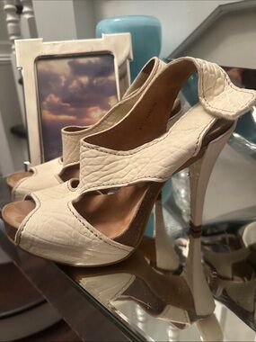 PEDRO GARCIA LEATHER HEELS